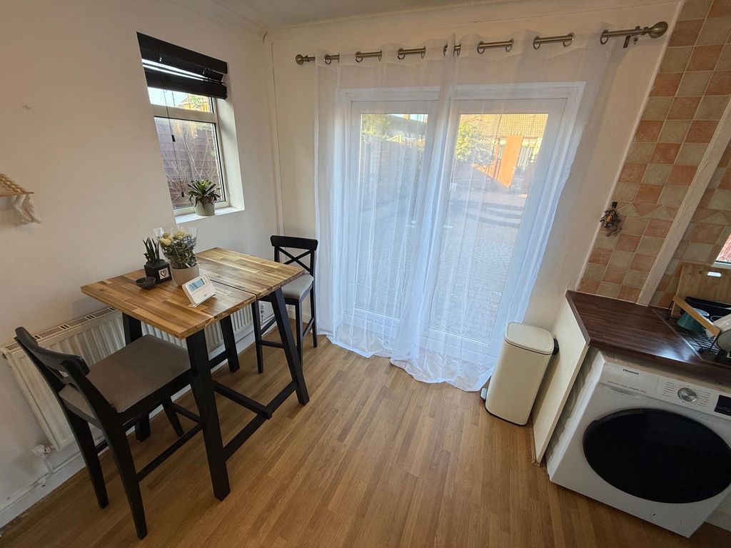 Property photo 3 of 28