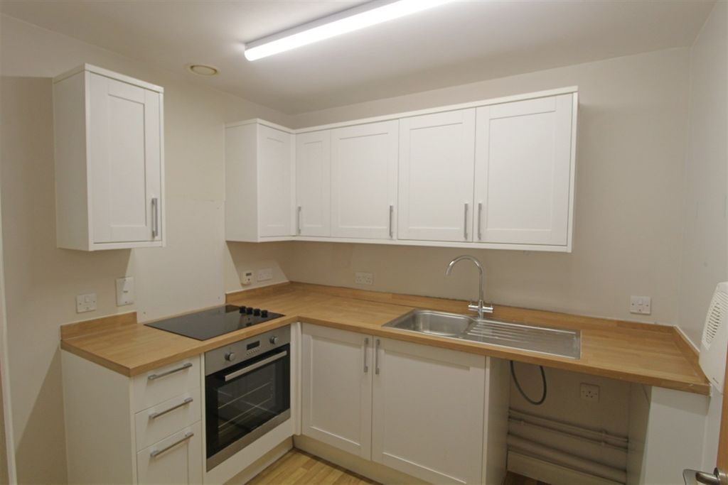 Property photo 2 of 5 Kitchen