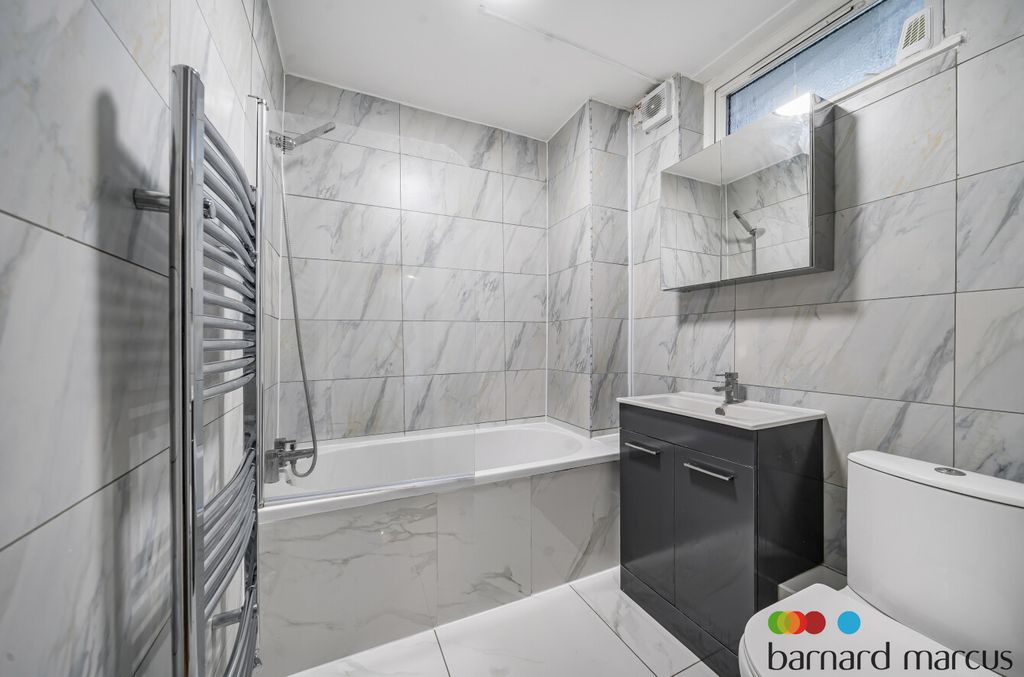 Property photo 3 of 13 Bedroom