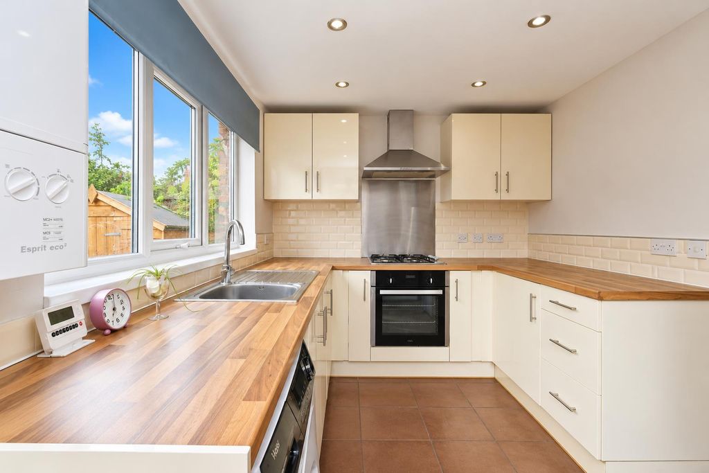 Property photo 3 of 15 Photos  (12).Png