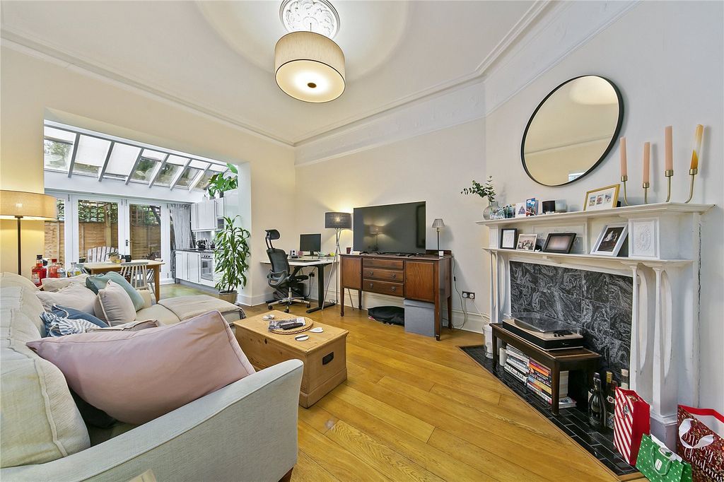 Property photo 3 of 10 Picture No. 24