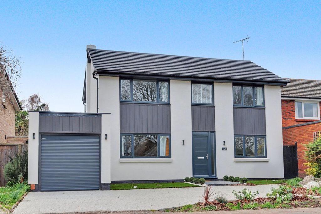 Property photo 1 of 28