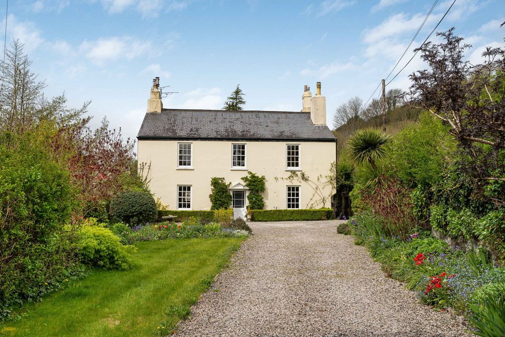 Property photo 1 of 27