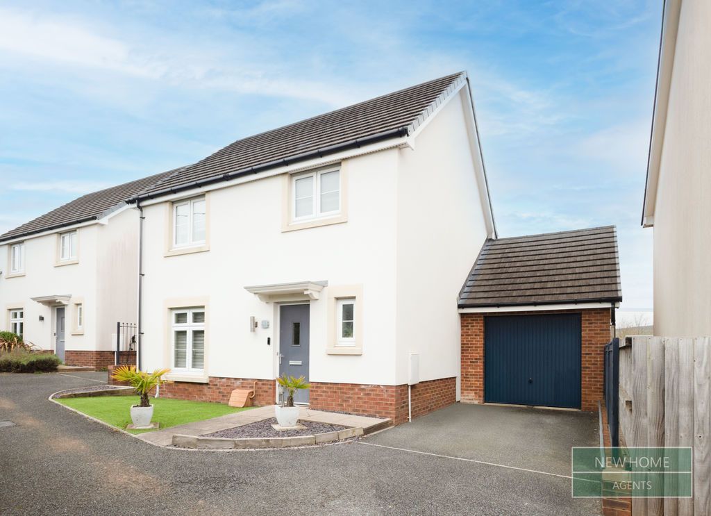 Property photo 1 of 31 Photo 32