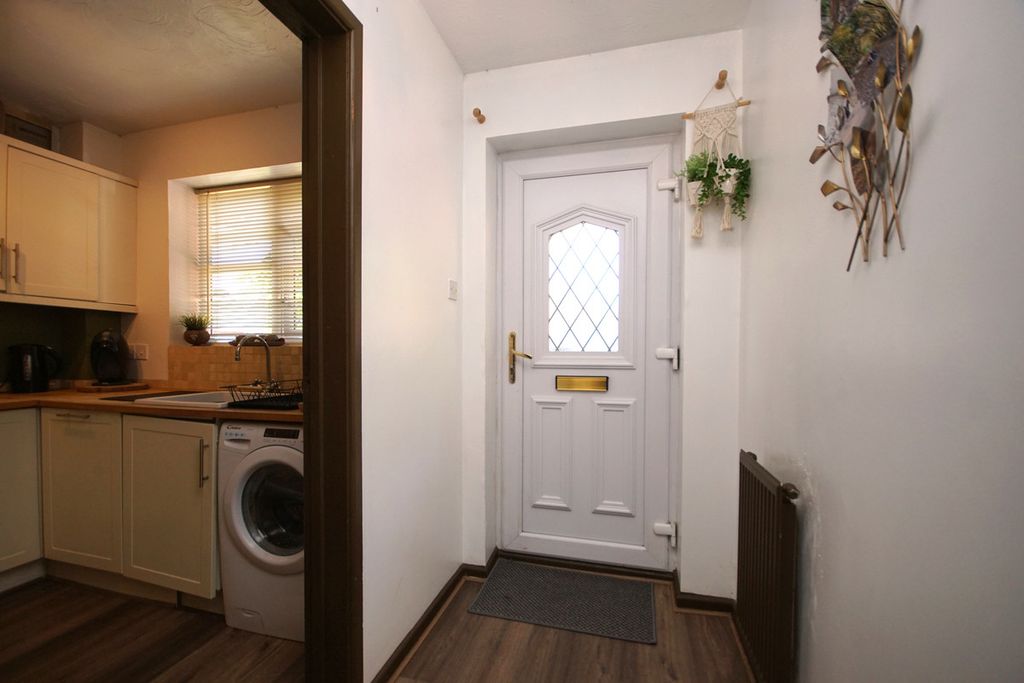 Property photo 3 of 18