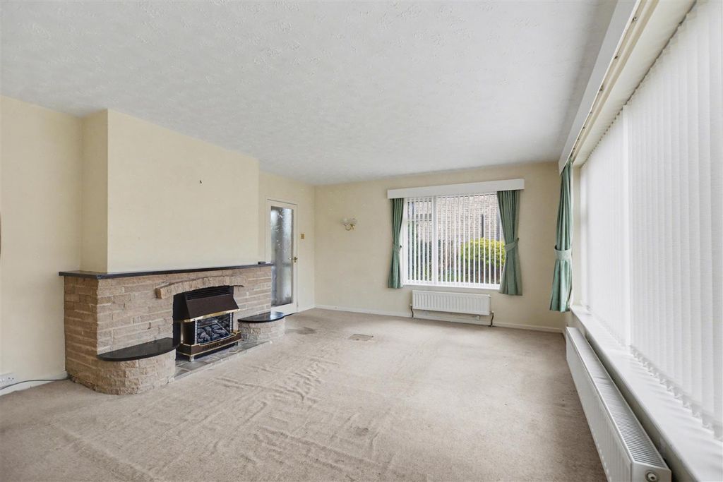 Property photo 2 of 26 Living Room 1_3.Jpeg