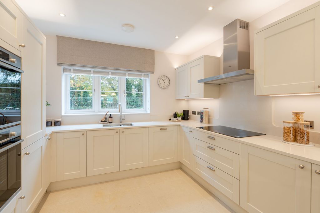 Property photo 3 of 13