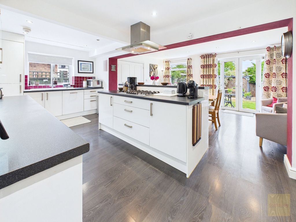 Property photo 1 of 17 Kitchen