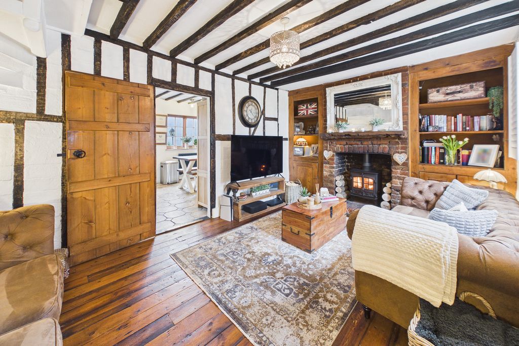 Property photo 2 of 28