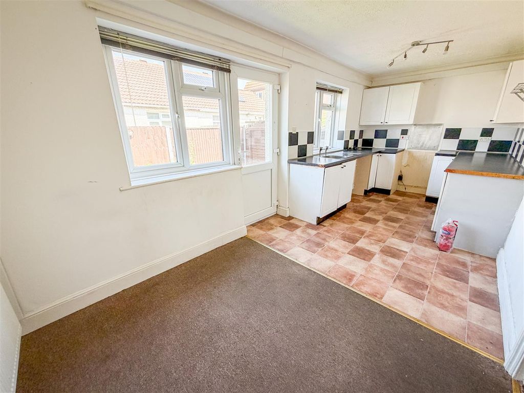 Property photo 3 of 15 Kitchen/Diner