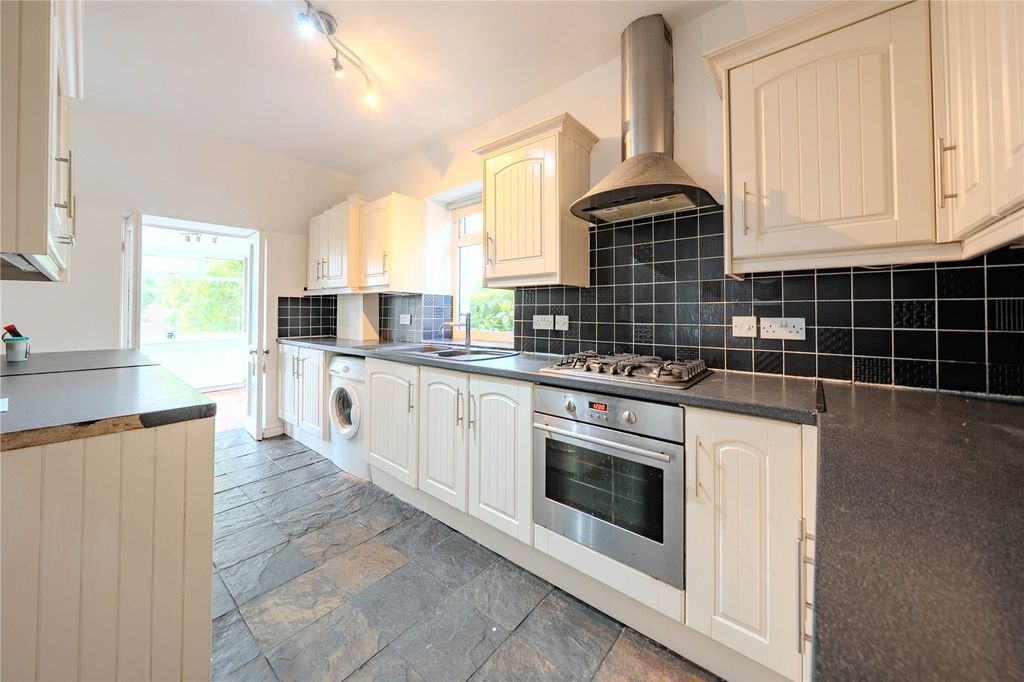 Property photo 3 of 15 Picture No. 24