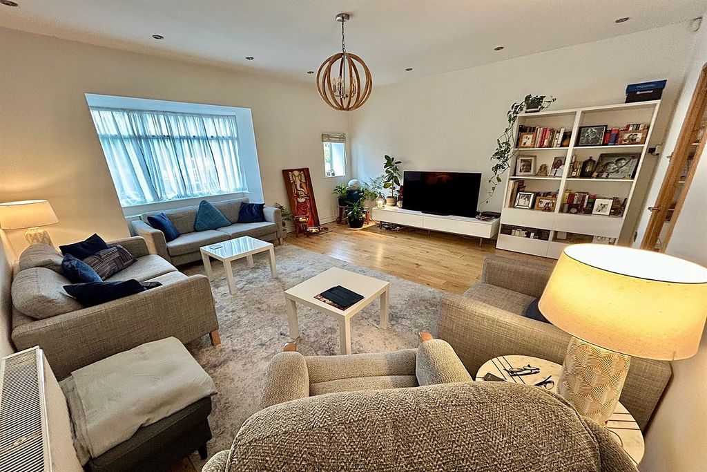 Property photo 2 of 25 Living Room