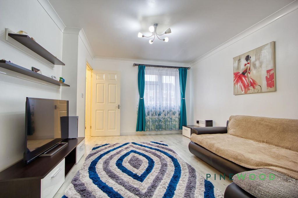 Property photo 3 of 25 Living Room