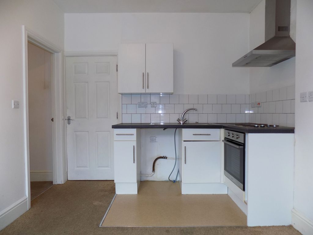 Property photo 2 of 9 Kitchen