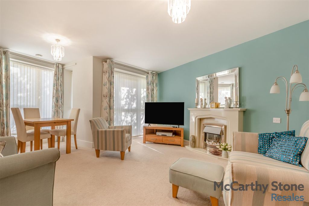 Property photo 2 of 16 8667948-Interior07.Jpg