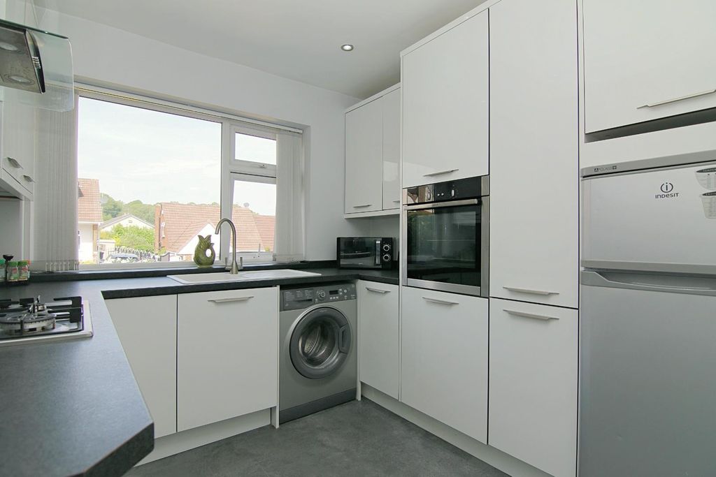 Property photo 2 of 17 Kitchen