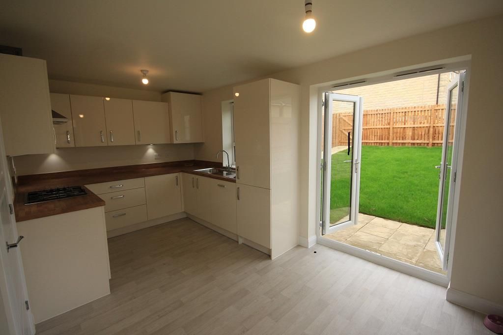 Property photo 3 of 10 Garden And Kitchen.Jpg