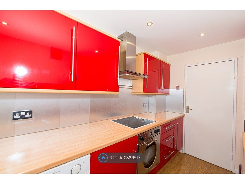 Property photo 2 of 11 Kitchen