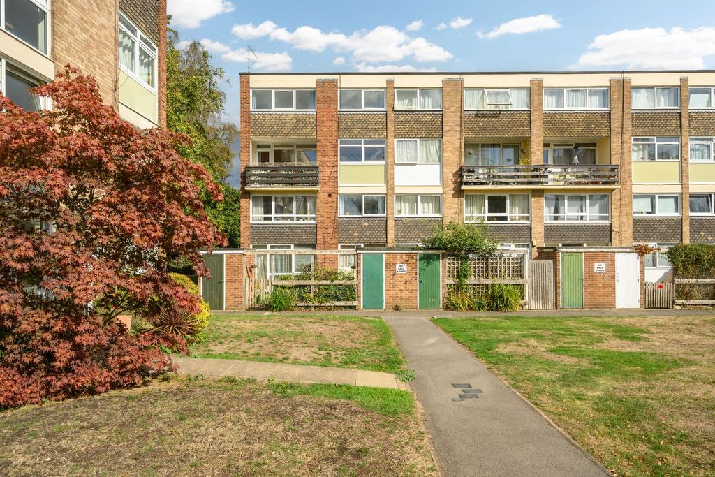 Property photo 1 of 12