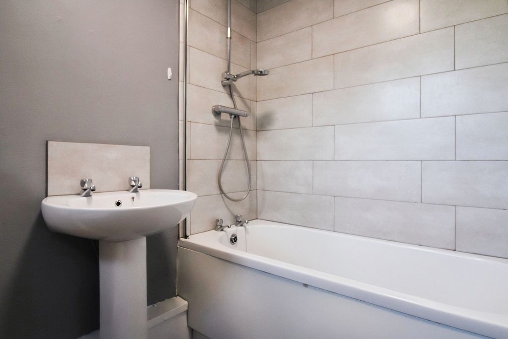 Additional image 5 of 3 bed terraced house to rentPetteril Terrace, Carlisle CA1