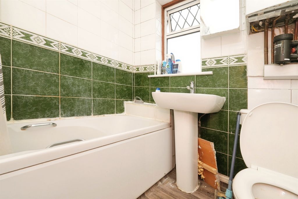 Property photo 2 of 18