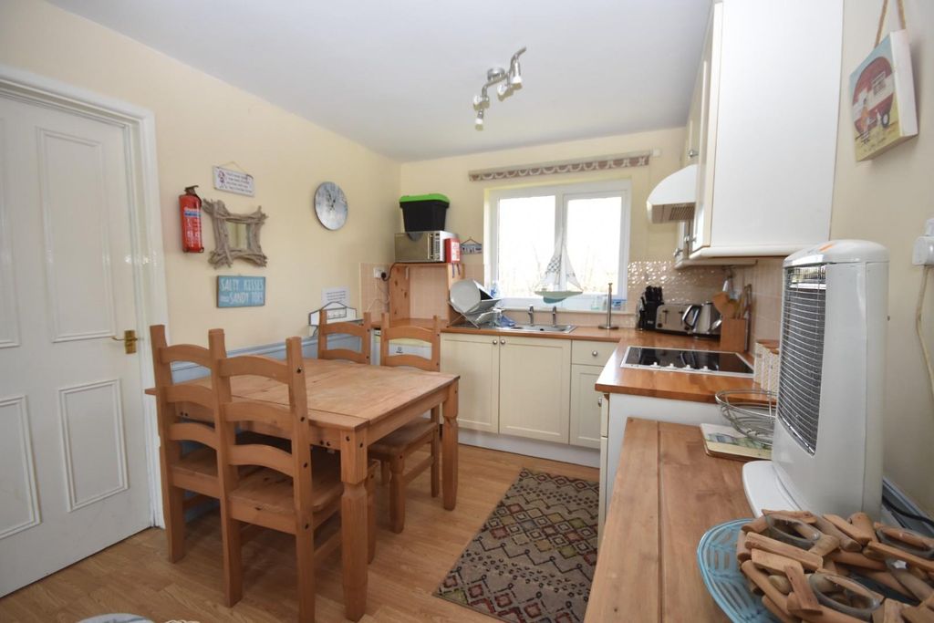 Property photo 3 of 11 Kitchen Diner.Jpg