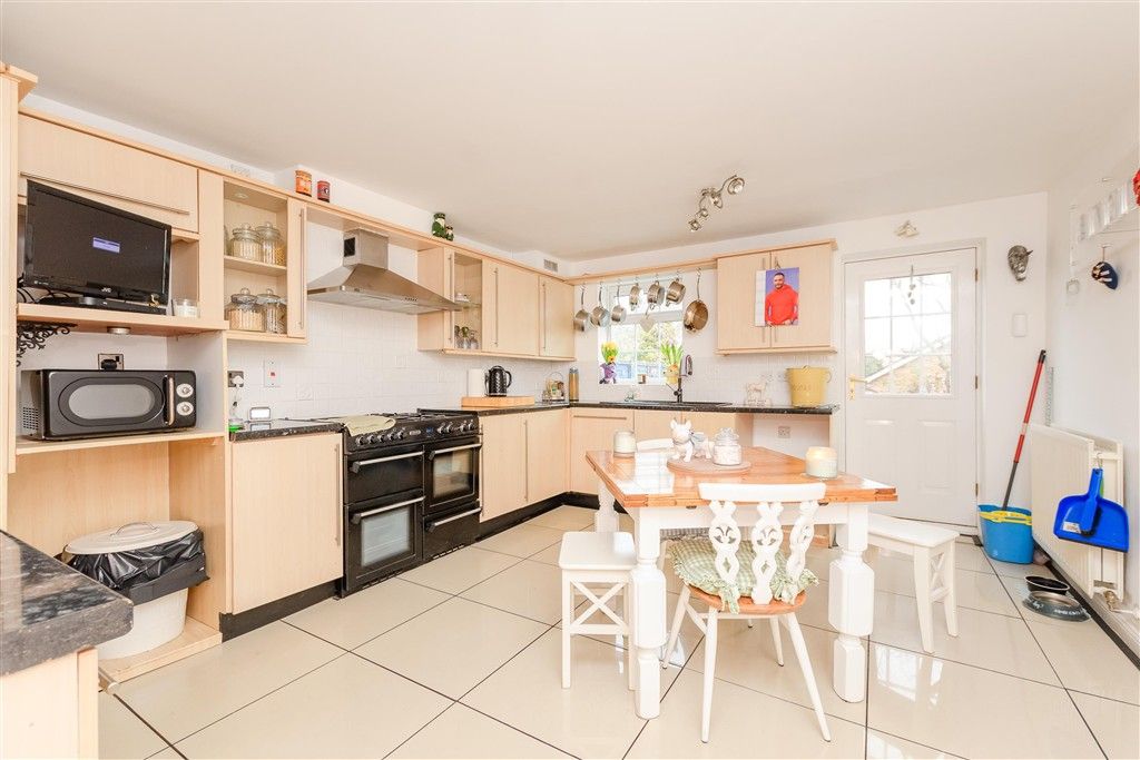 Property photo 2 of 11 Kitchen/Diner