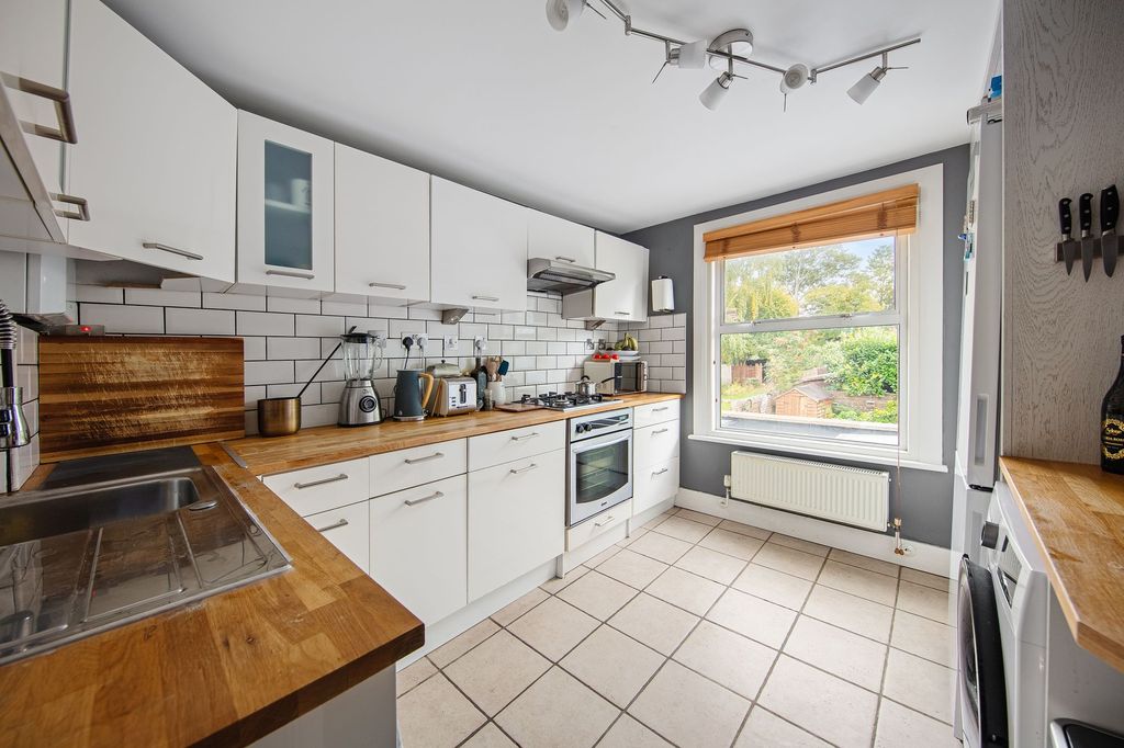 Property photo 3 of 18