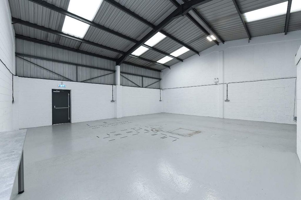 Property photo 3 of 6