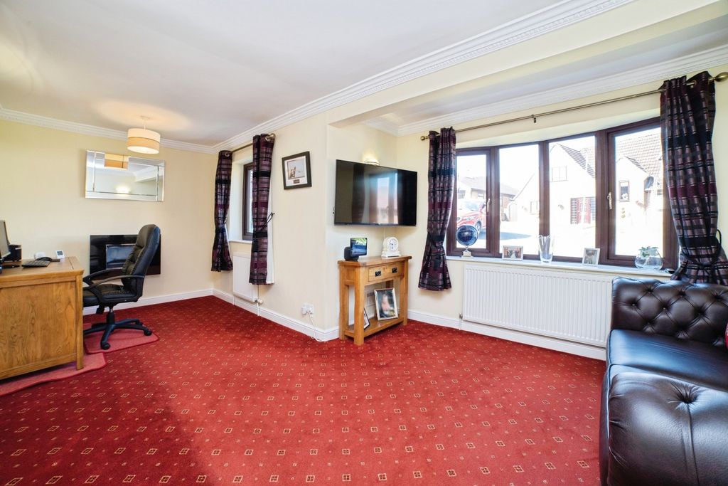 Property photo 2 of 17 Photo