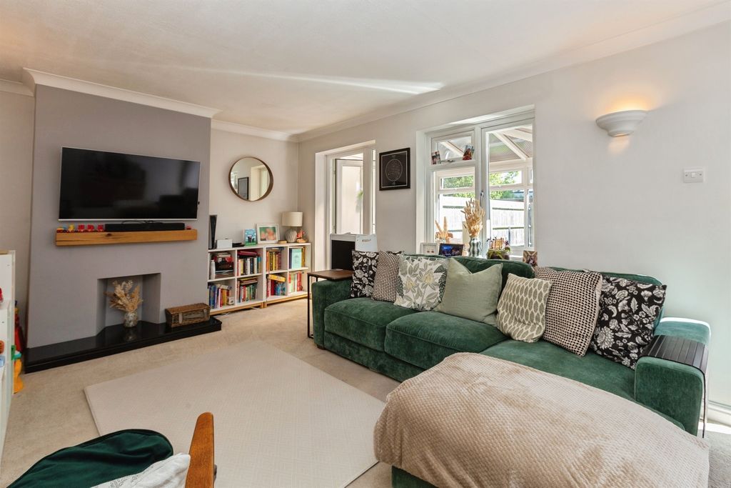 Property photo 2 of 14