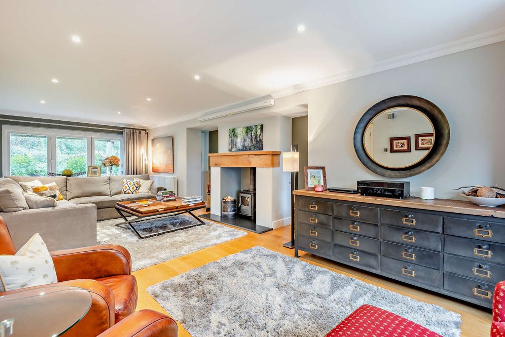 Property photo 2 of 19 Picture No. 15