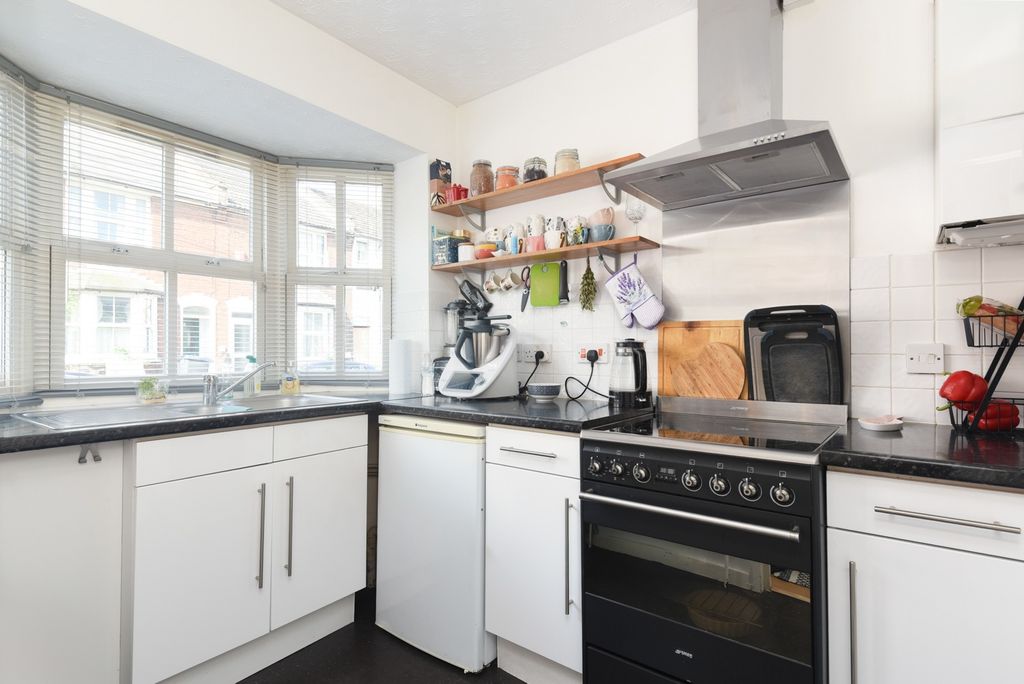 Property photo 2 of 13 39988912