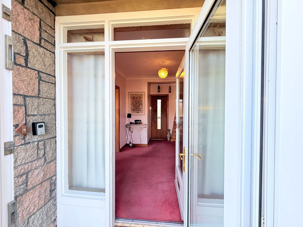 Property photo 3 of 42
