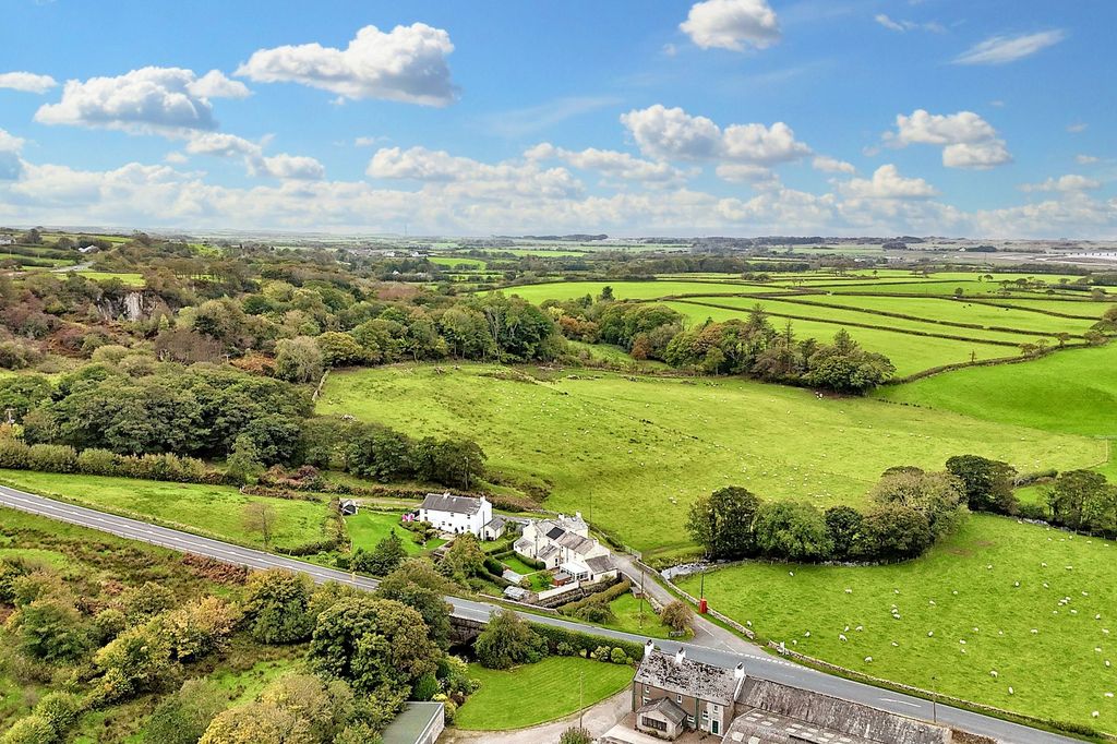 Property photo 2 of 30