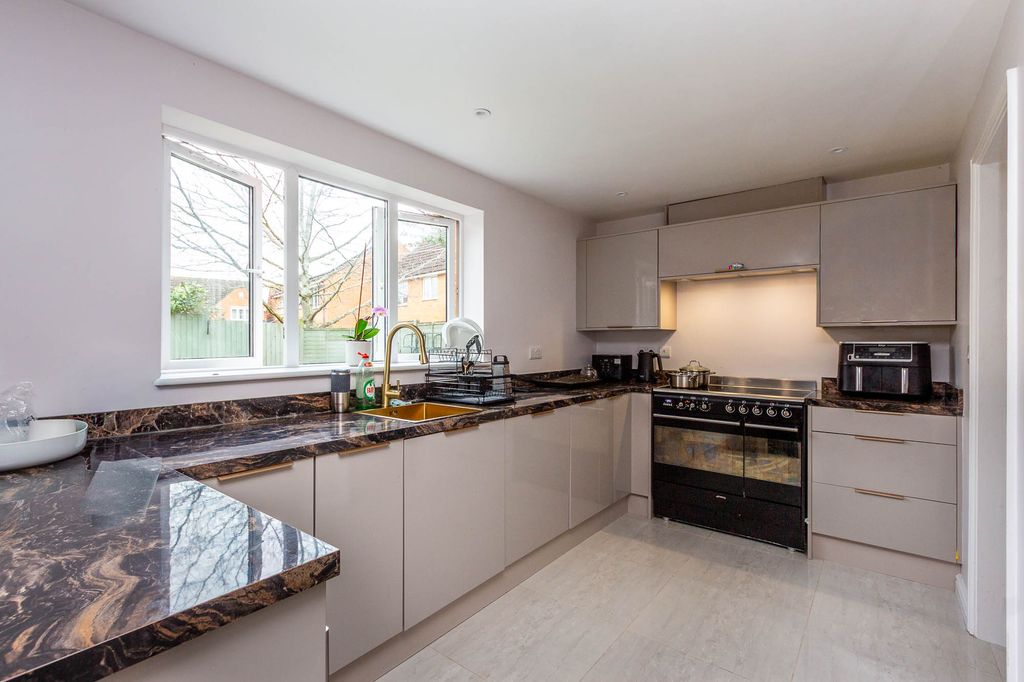 Property photo 3 of 21 Kitchen Area