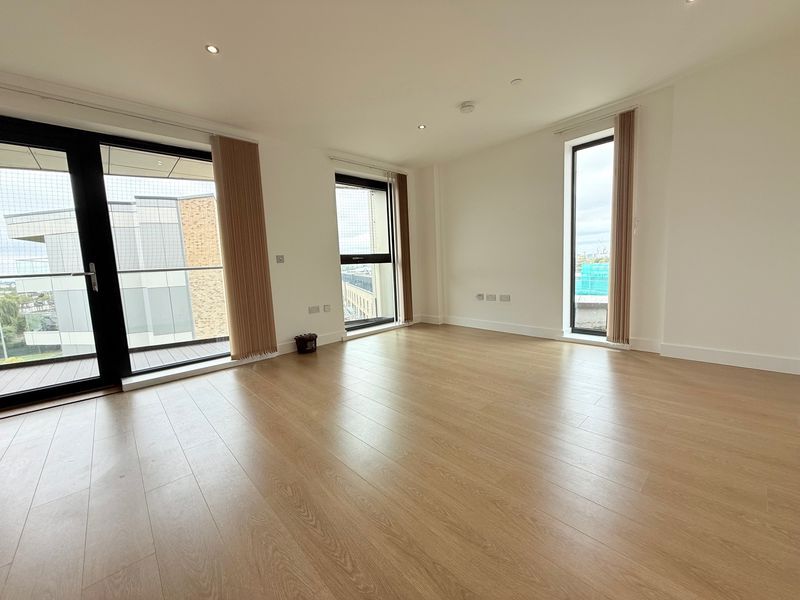 Property photo 3 of 8 Photo 7