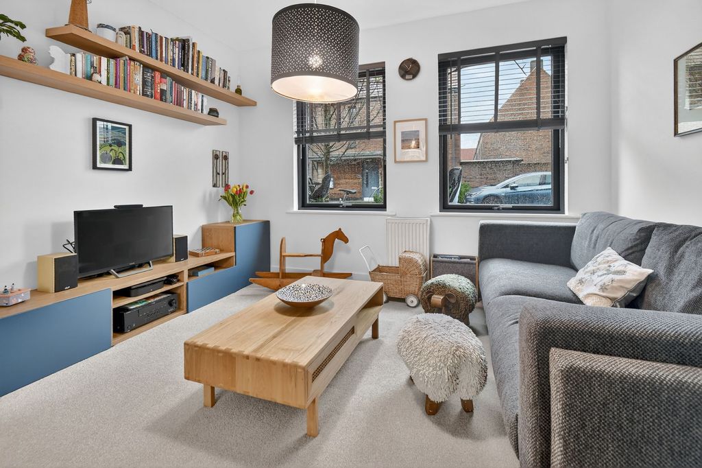 Property photo 2 of 13