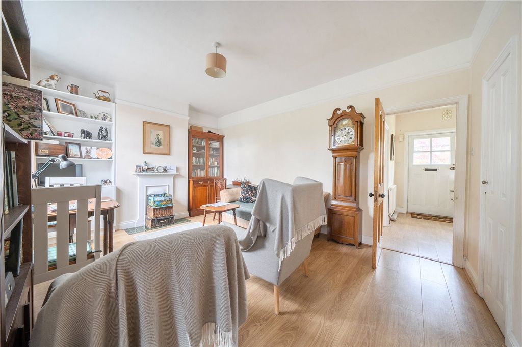 Property photo 2 of 18 Picture No. 11