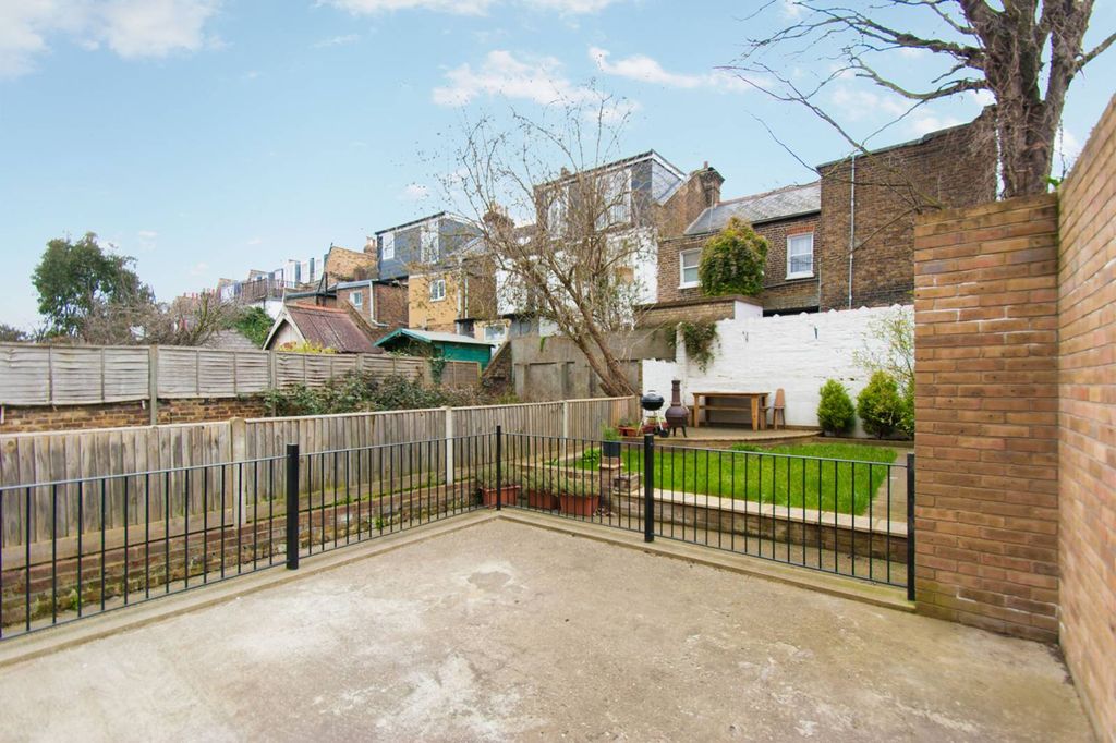 Property photo 2 of 6