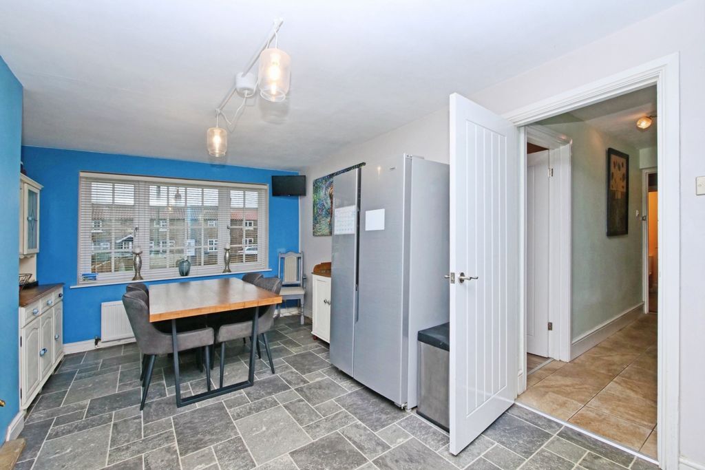 Property photo 3 of 20 Pnmb0774