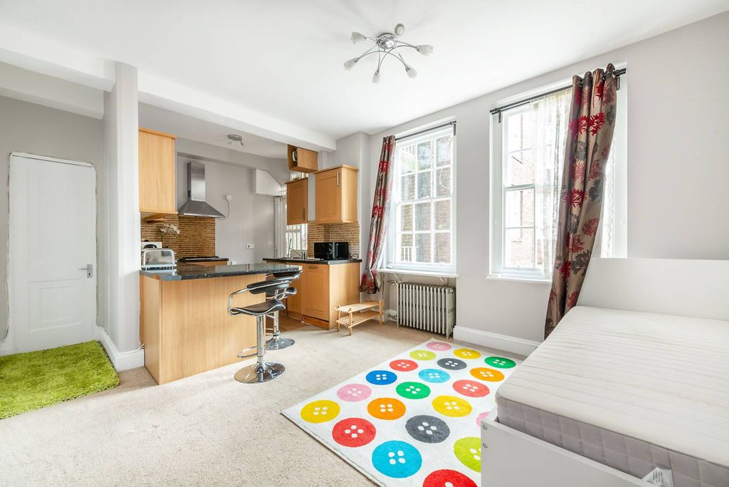 Property photo 1 of 6