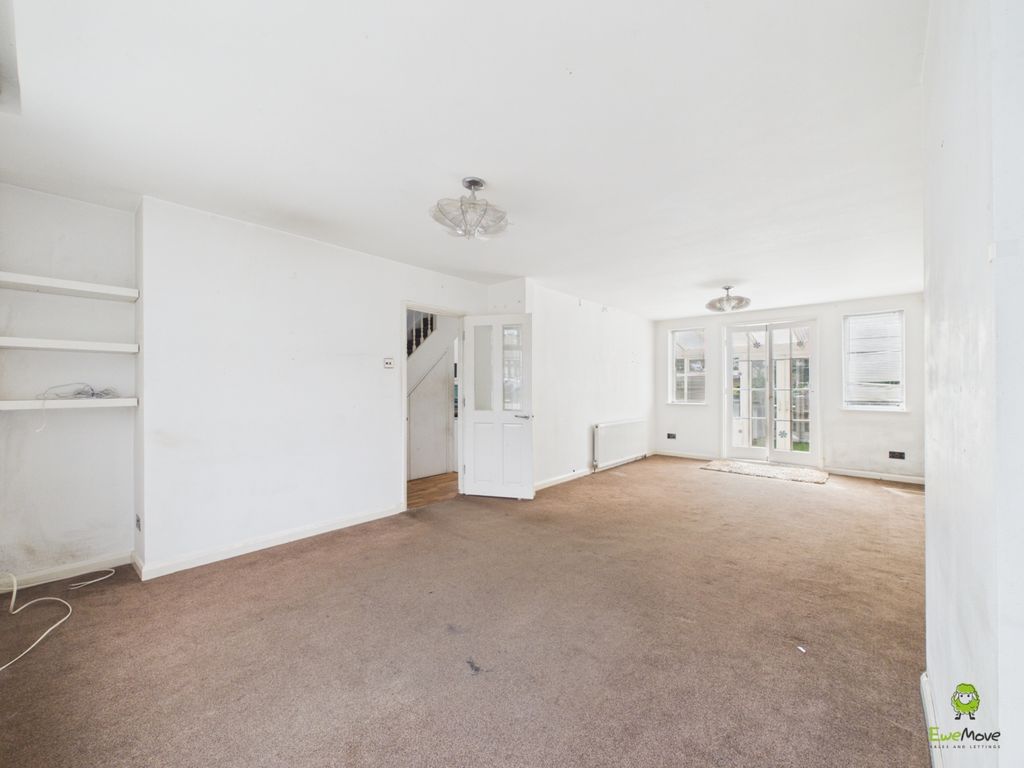 Property photo 2 of 17 Cam03779G0-Pr0400-Still007
