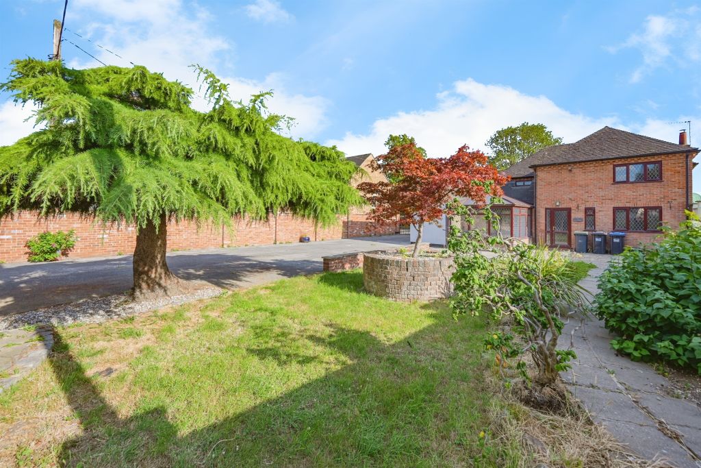 Property photo 1 of 18