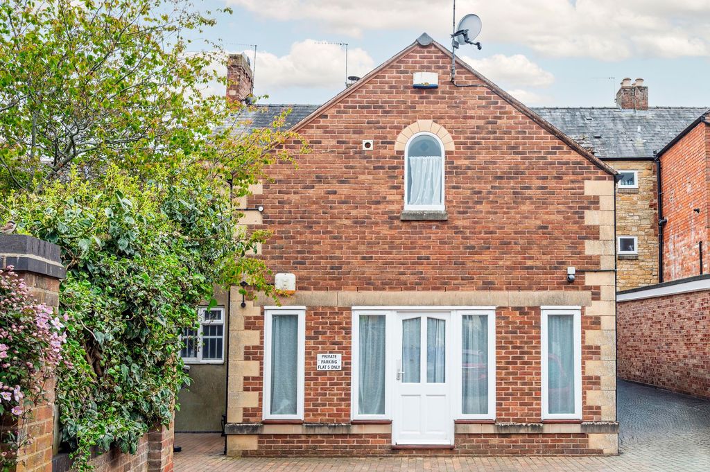 Property photo 1 of 15 Outside