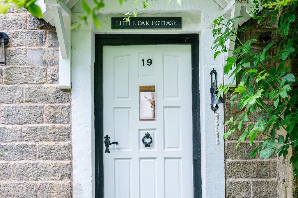 Property photo 3 of 36 Little Oak Cottage, 19 Oaks Lane Detail-18.Jpg