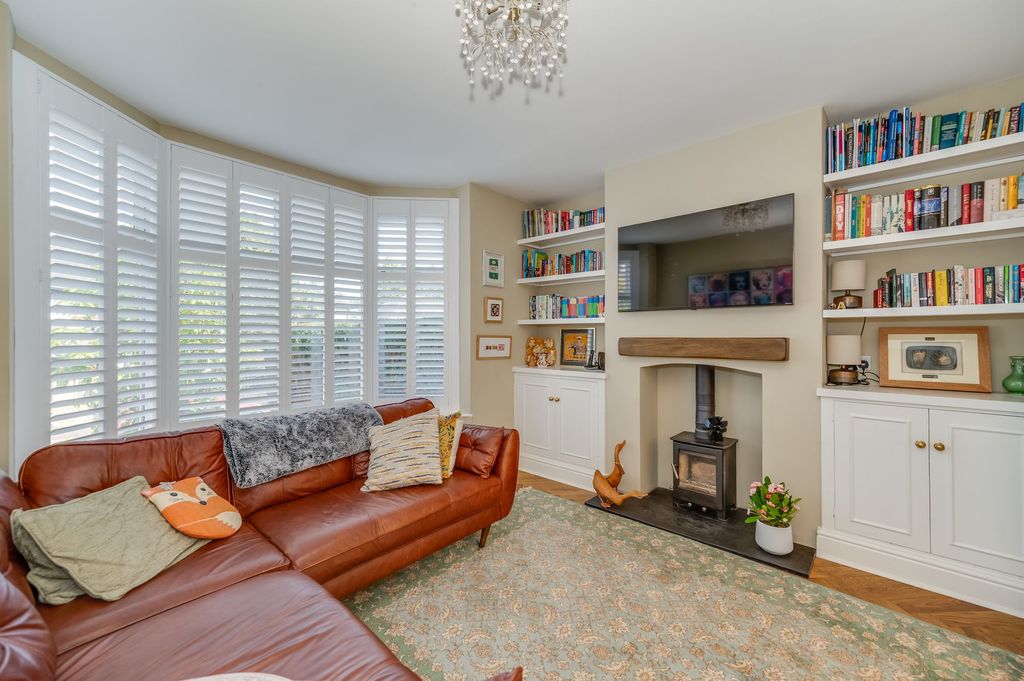 Property photo 2 of 43