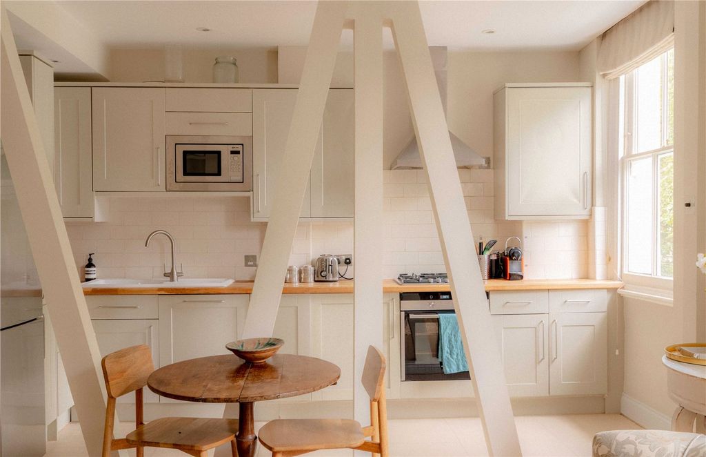 Property photo 3 of 16 Kitchen