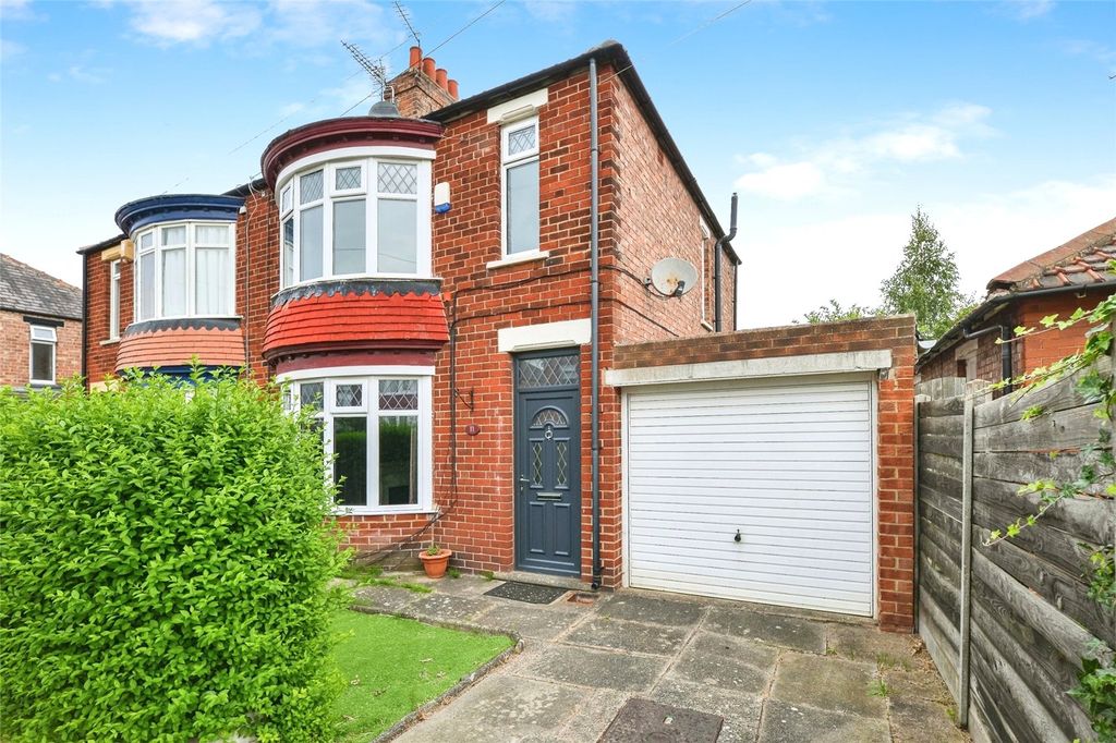 Property photo 1 of 20 Picture No. 05