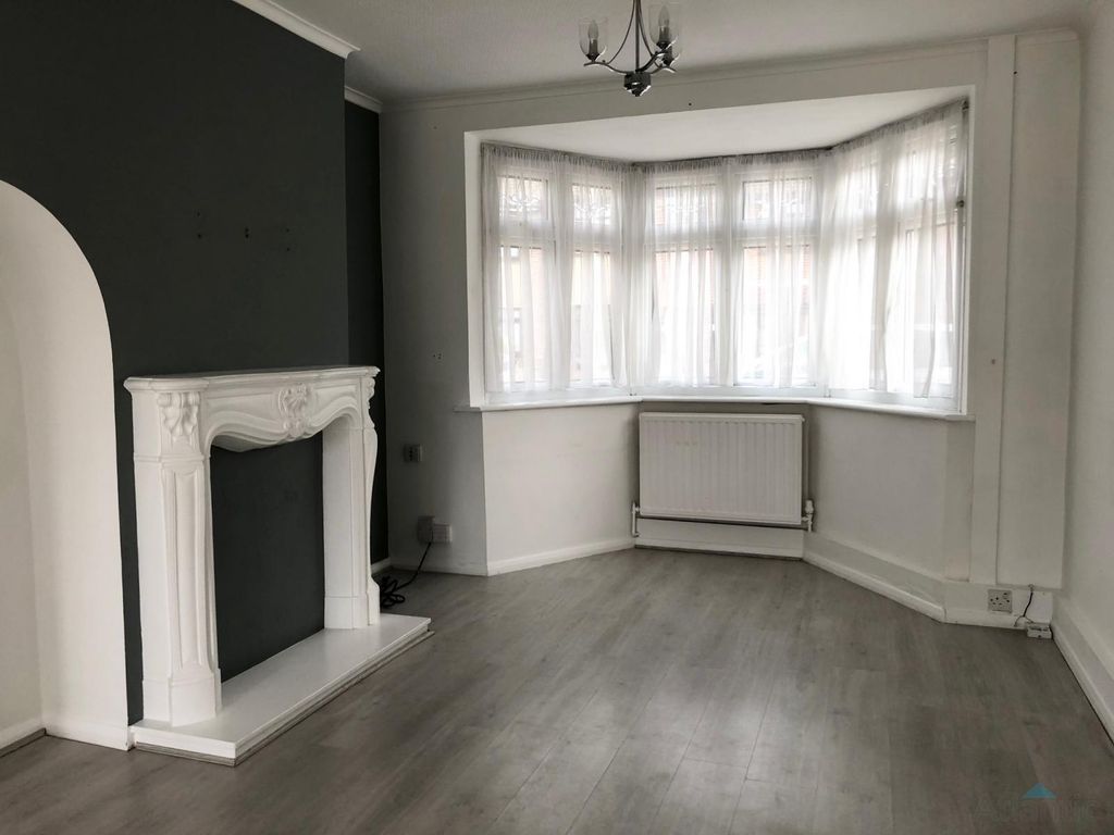 Property photo 2 of 14 Gallery